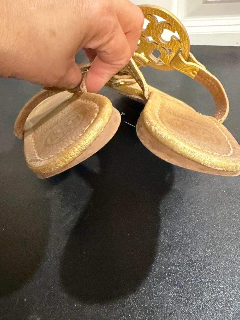 Tory Burch Gold Leather Cutout Medallion Toe-Post Sandals size 8 imported